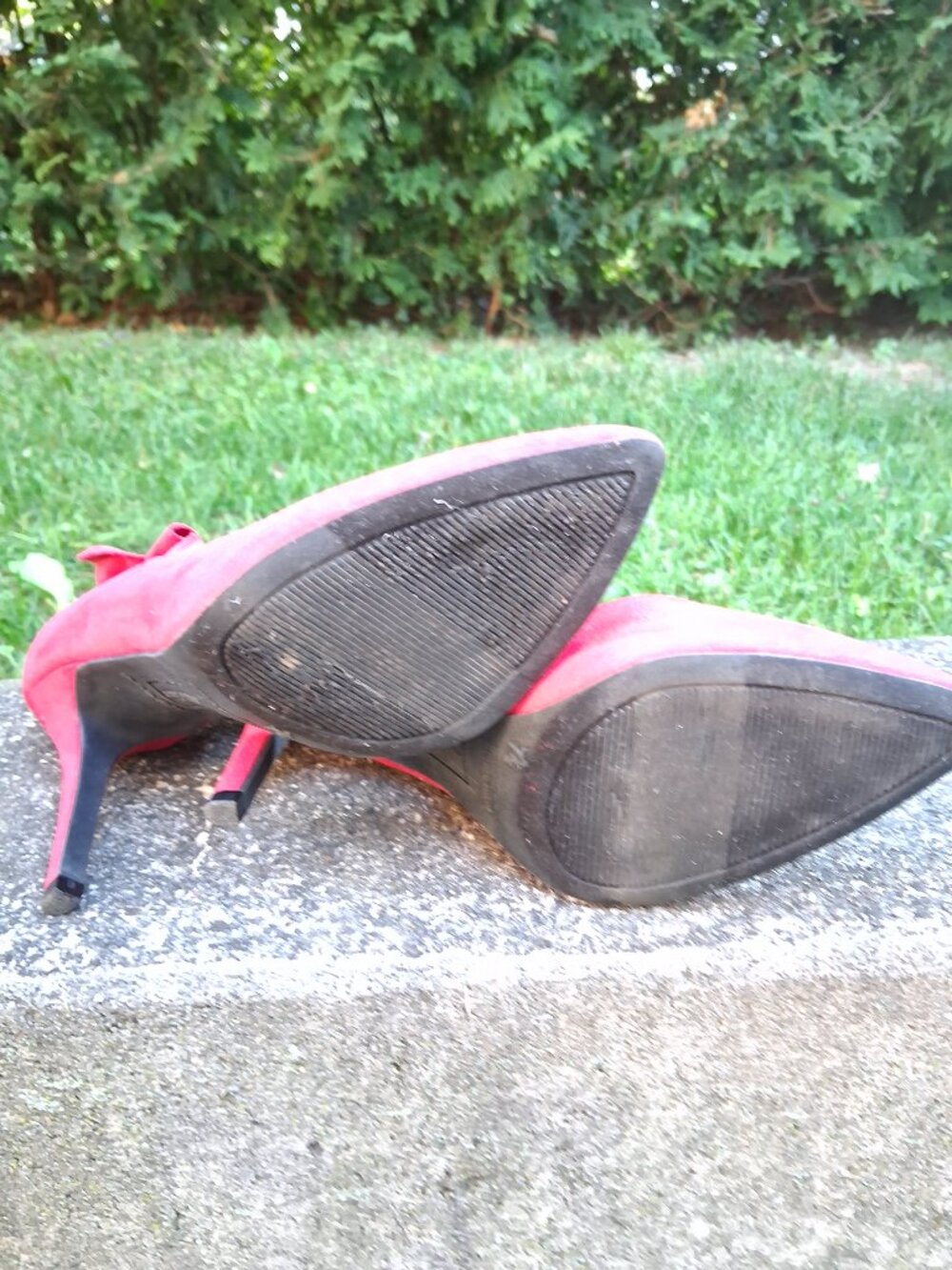 Red Suede Shoes 7.5 Ruffle (Christian Siriano for payless) - Picture 8 of 8